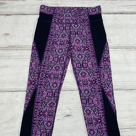 Athleta Leggings Crops Purple Floral Athleisure Activewear Size Small Tall - Picture 8 of 12